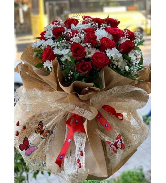 GÜLLER VE PAPATYALAR 